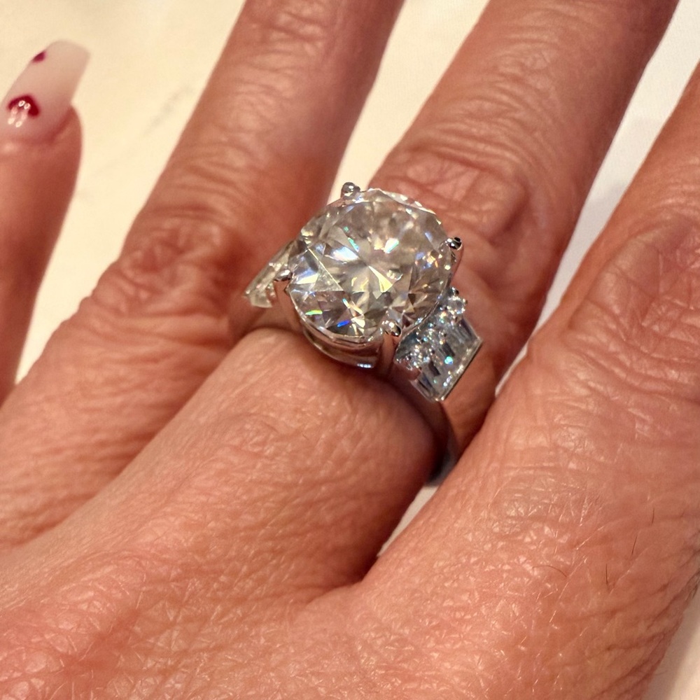 Stunning 6.5 CWT Moissanite Solid Sterling Silver Women's Ring